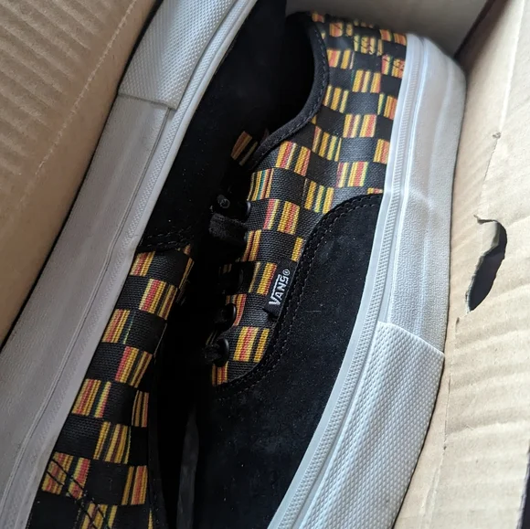Vans - Picture 1 of 3